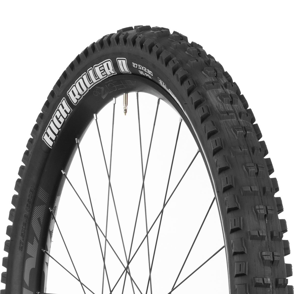 lop maxxis tai hue